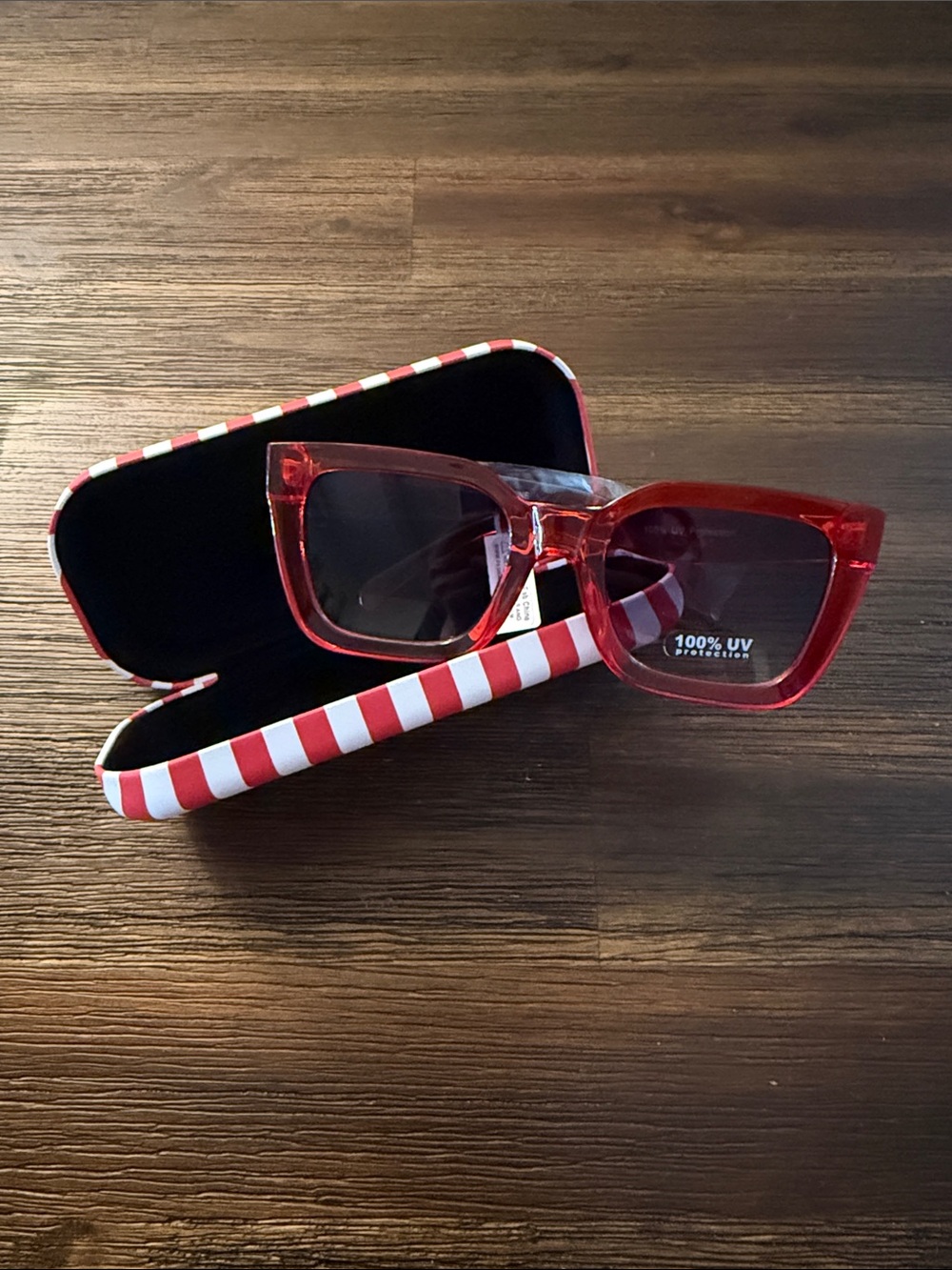 Maurices Red Americana Sunglasses Case Set NWT